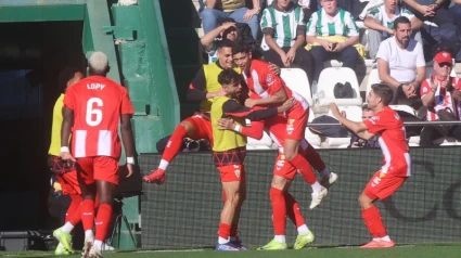 Los jugadores del Almería celebrando un gol