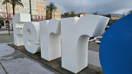 Las letras están situadas en la zona del puerto