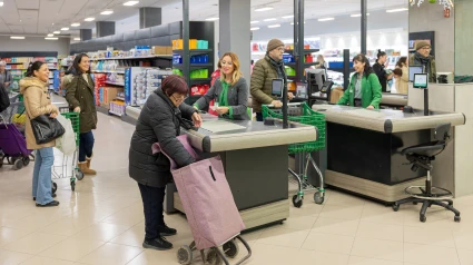 Interior del supermercado Mercadona ubicado en Algemesí