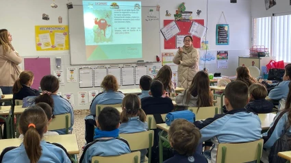 Toñi Gómez inicia la campaña en colegios