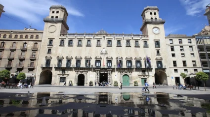 La Plaza del Ayuntamiento de Alicante será peatonal de manera definitiva