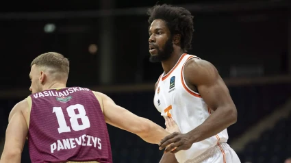 Semi Ojeleye lideró la remontada del Valencia Basket en Lituania