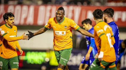 Sadiq celebra su primer gol como valencianista