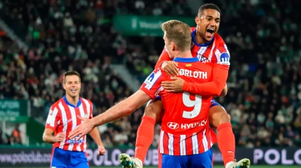 El Atlético celebra uno de los goles de Sorloth para el Atlético de Madrid frente al Elche en la Copa del Rey