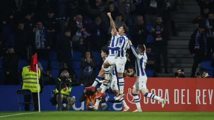 Oyarzabal celebra el gol de la Real Sociedad al Rayo Vallecano