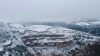 Montañas nevadas en los alrededores de Ares