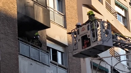 El fuego ha afectado a una habitación y a la terraza de la vivienda