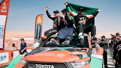 El saudí Al-Rahji es el primer piloto local que conquista el Rally Dakar.