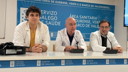 Eloy Sánchez al lado del gerente del Area Sanitaria de Ourense, Santiago Camba