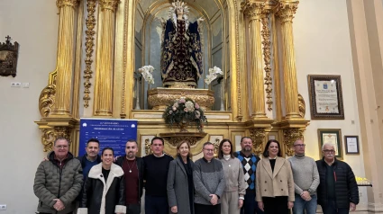 La alcaldesa y los organizadores de los actos por el 25 aniversario de la coronación canónica de la patrona de Águilas