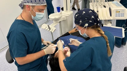 Alumnos de Odontología en la UCAM