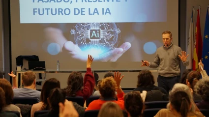 El experto en innovación en salud, Carlos Valdespina, ofrece a los participantes herramientas tecnológicas para optimizar su actividad profesional