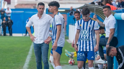 Manu del Moral en su etapa de delegado con el CF Motril que dirigía Edu Oriol