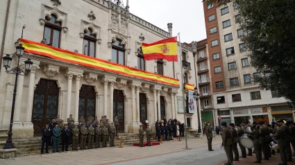 El acto fue presidido por el Representante Institucional del Ejército en Castilla y León acompañado por la Alcaldesa de la ciudad de Burgos.