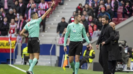 Diego Pablo Simeone, amonestado durante el encuentro ante el Villarreal