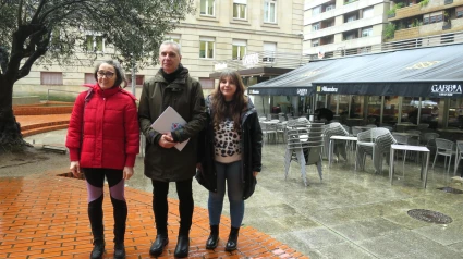 Concejales del BNG ante el Jardín Japonés