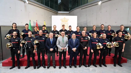 Acto de toma de posesión de 19 nuevos bomberos en la Diputación de Granada