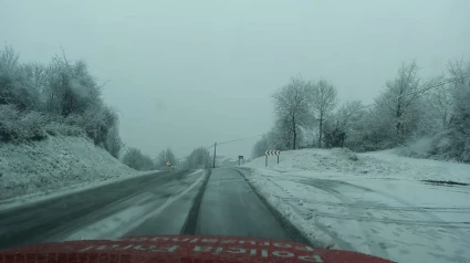 Presencia de nieve en carreteras cercanas a Pamplona