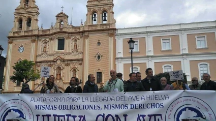 (Foto de ARCHIVO)La plataforma en una concentración para exigir el AVEPLATAFORMA PARA LA LLEGADA DEL AVE A HUELVA06/2/2020