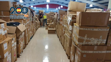 Cae en Alicante una red que robó más de 83.900 prendas de una cadena de moda y las vendía en mercadillos