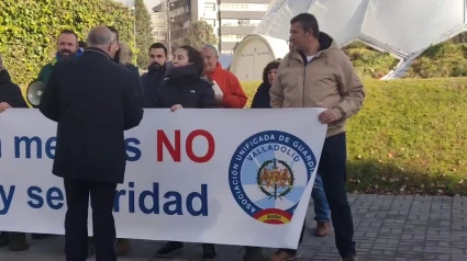 El encuentro entre el subdelegado del Gobierno y la Asociación de Guardias Civiles de Valladolid para pedir más pistolas Taser: "Estamos en vías de solución"