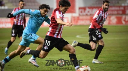 Guille Macho, del Zamora, en el duelo ante el Athletic B