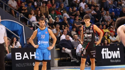 De la Rúa y Tiago Dias, en el partido de la primera vuelta