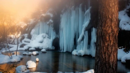 Cascada congelada. Nacimiento del río Cuervo, Vega del Codorno, Serranía de Cuenca, provincia de Cuenca