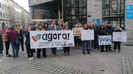 Foto de la concentración este jueves en la plaza de España de Ferrol