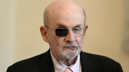 Rushdie se enfrenta a los fantasmas del intento de asesinato en el juicio de mañana lunes