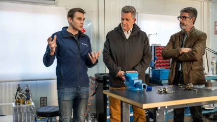 Vicente Martínez Mus visita las instalaciones de Arkadia Space