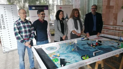 José Antonio Becerra, Marcos Míguez, Ana Ares, Patricia Cons y Vicente Díaz durante la presentación