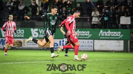 Kike Márquez, del Zamora CF, ante el Sestao