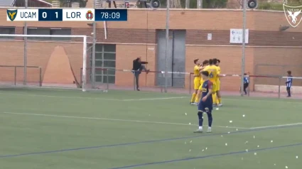 Los jugadores del CF Lorca Deportiva celebran el gol de la victoria