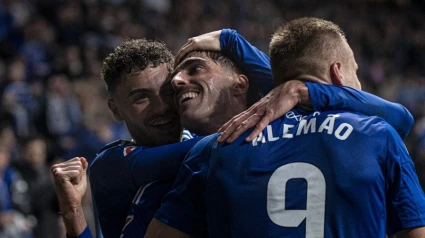 Nacho Vidal celebra su primer gol con el Real Oviedo.