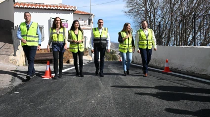 Diputación de Granada arregla un tramo de carretera en Castell de Ferro que estaba en mal estado