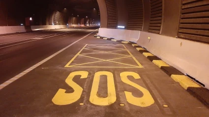 Trabajos de repintado en el actual túnel de Belate