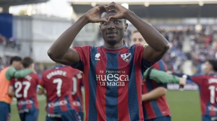 Soko celebrando el gol del Huesca ayer