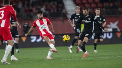 Arnau salva los muebles al Almería (1-1)