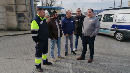 Integrantes de CCOO a las puertas de Navantia Ferrol