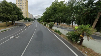 La avenida do Mar lleva ahora tambíen el nombre de Rafael Pillado