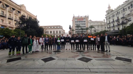 Reconocimiento del Colegio Divina Pastora a los colectivos que dedican su vida a cuidar y proteger de los demásPOLITICA ANDALUCÍA ESPAÑA EUROPA CÓRDOBA