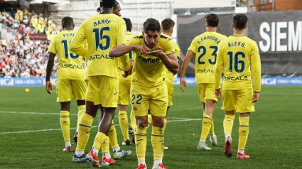 Ayoze Pérez celebra el primer gol del Villarreal