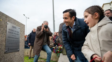 Momento en que se descubrió la placa en recuerdo a Rafael Pillado