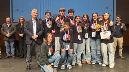 Integrantes del equipo Captioma Elementals, de la Academia Captioma de Ourense, los ganadores