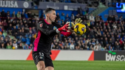 David Soria, en una intervención durante el Getafe-Betis, de LaLiga