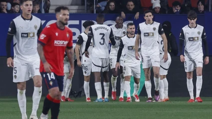 El Valencia celebra el gol de Sadiq a Osasuna