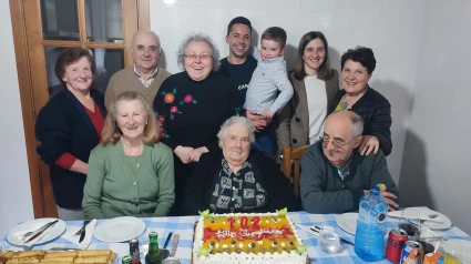 Celebración del 102 aniversario de la vecina de Alfoz, Ramona Cortiñas