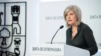 La portavoz de la Junta de Extremadura, Victoria Bazaga, en rueda de prensa en Mérida