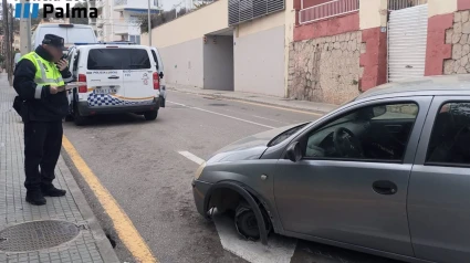 La Policía realizó las pruebas de alcoholemia y drogas al conductor, que dio positivo en ambas